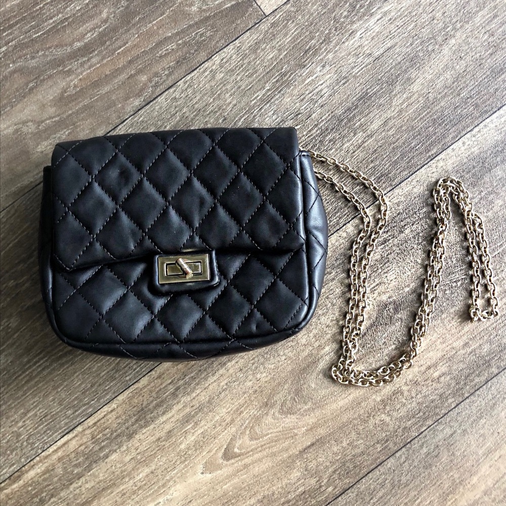 Black Chain Shoulder Purse